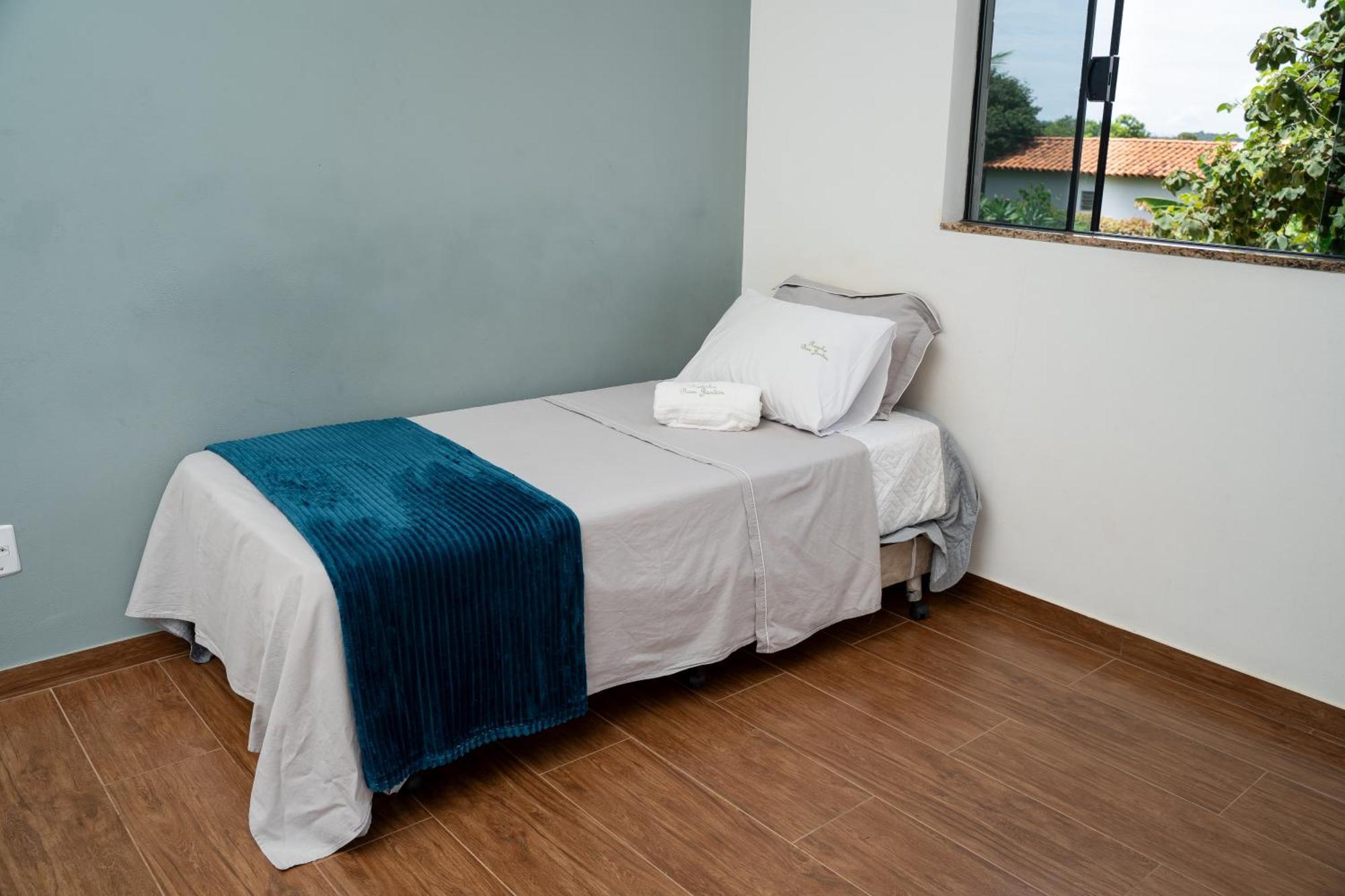 Casa Com Piscina Vista Para Lago, 03 Quartos Confortaveis Capitolio Ngoại thất bức ảnh